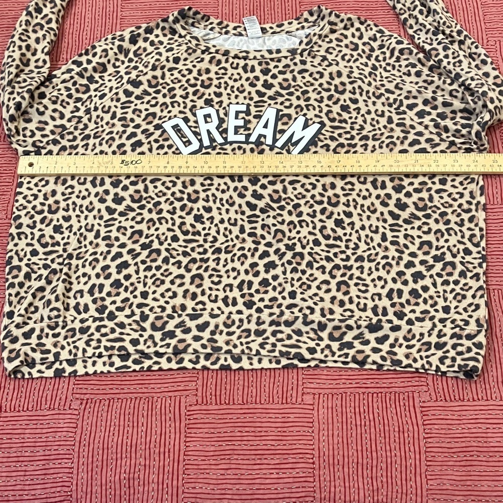 Women’s large Leopard Print Top - Picture 4 of 11